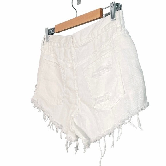 NWT Free People Loving Good Vibrations White Distressed Jean Shorts Size 27 NEW - Picture 9 of 16